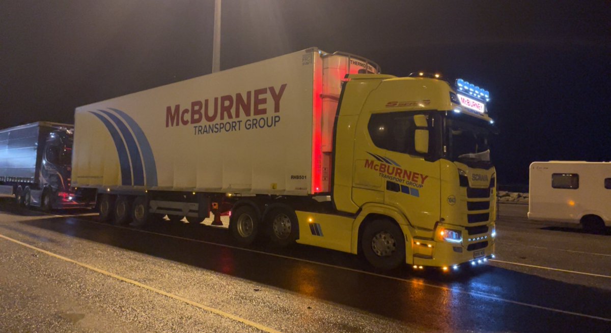 duff_gareth's tweet photo. Bring on the summer #needsabath #scania #schmitz https://t.co/eUWSH87tKi