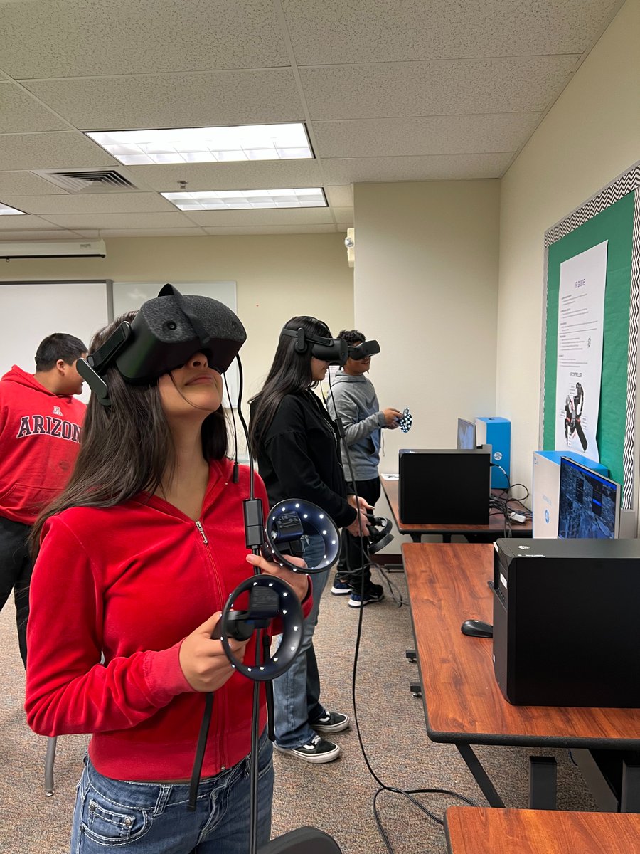 lonestarmiddle's tweet photo. Ms. Pecora's students made a virtual summit of Mt. Everest in our Learning Studio! This experience enhanced their knowledge of the novel "Peak." #WeAreNampa #ReinventTheClassroom #HPSpotlightSchool https://t.co/KYziQOjjov
