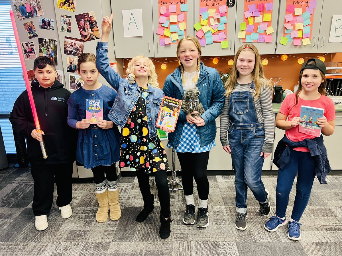 MMillhuff's tweet photo. Here is my whole crew for World Read Aloud Day! @MadisonPlacePTO @MadisonPlaceK5 https://t.co/wyKRkwBxIs