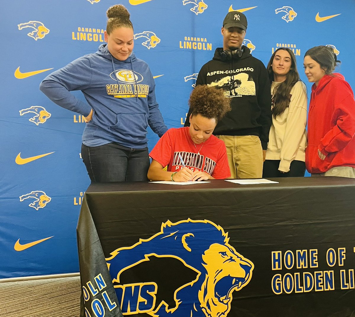 Gahanna Lincoln Athletics (@glhs_athletics) on Twitter photo Congrats to our XC/track & field athletes: Griffin, Charlie, & Daisha! <a href="/LadyLionsTrack/">Gahanna Lincoln Girls Track</a> <a href="/Lincoln_TF/">Gahanna Lincoln Boys T&F</a> <a href="/gahannaxc/">GahannaXC/Distance</a> <a href="/GriffinFlusche/">Griffin Flusche</a> <a href="/CharlesSlates/">Charles Slates</a> <a href="/Daisha_Decree23/">Daisha Decree</a> Congrats to our XC/track & field athletes: Griffin, Charlie, & Daisha! <a href="/LadyLionsTrack/">Gahanna Lincoln Girls Track</a> <a href="/Lincoln_TF/">Gahanna Lincoln Boys T&F</a> <a href="/gahannaxc/">GahannaXC/Distance</a> <a href="/GriffinFlusche/">Griffin Flusche</a> <a href="/CharlesSlates/">Charles Slates</a> <a href="/Daisha_Decree23/">Daisha Decree</a>