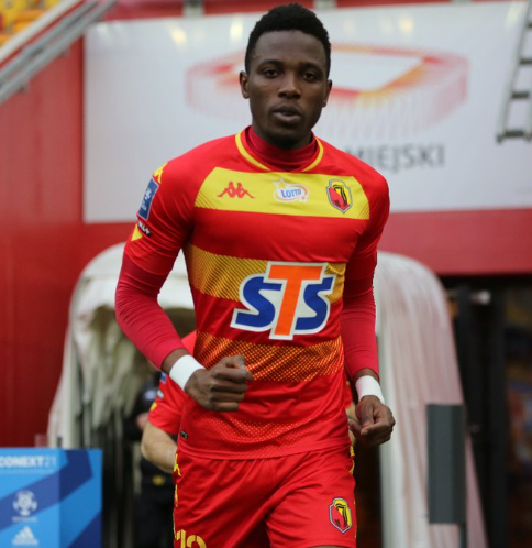Eugeniogonza2's tweet photo. 🔚 El Jagiellonia rescinde el contrato de Godfrey Stephen 🇳🇬. El central llegó a Białystok hace año y medio por 250.000€ del #Isloch bielorruso pero no convenció jugando apenas 228' en #Ekstraklasa. Los últimos meses estuvo cedido en el #DinamoTblisi georgiano donde jugó poco https://t.co/2MX2nakAAp