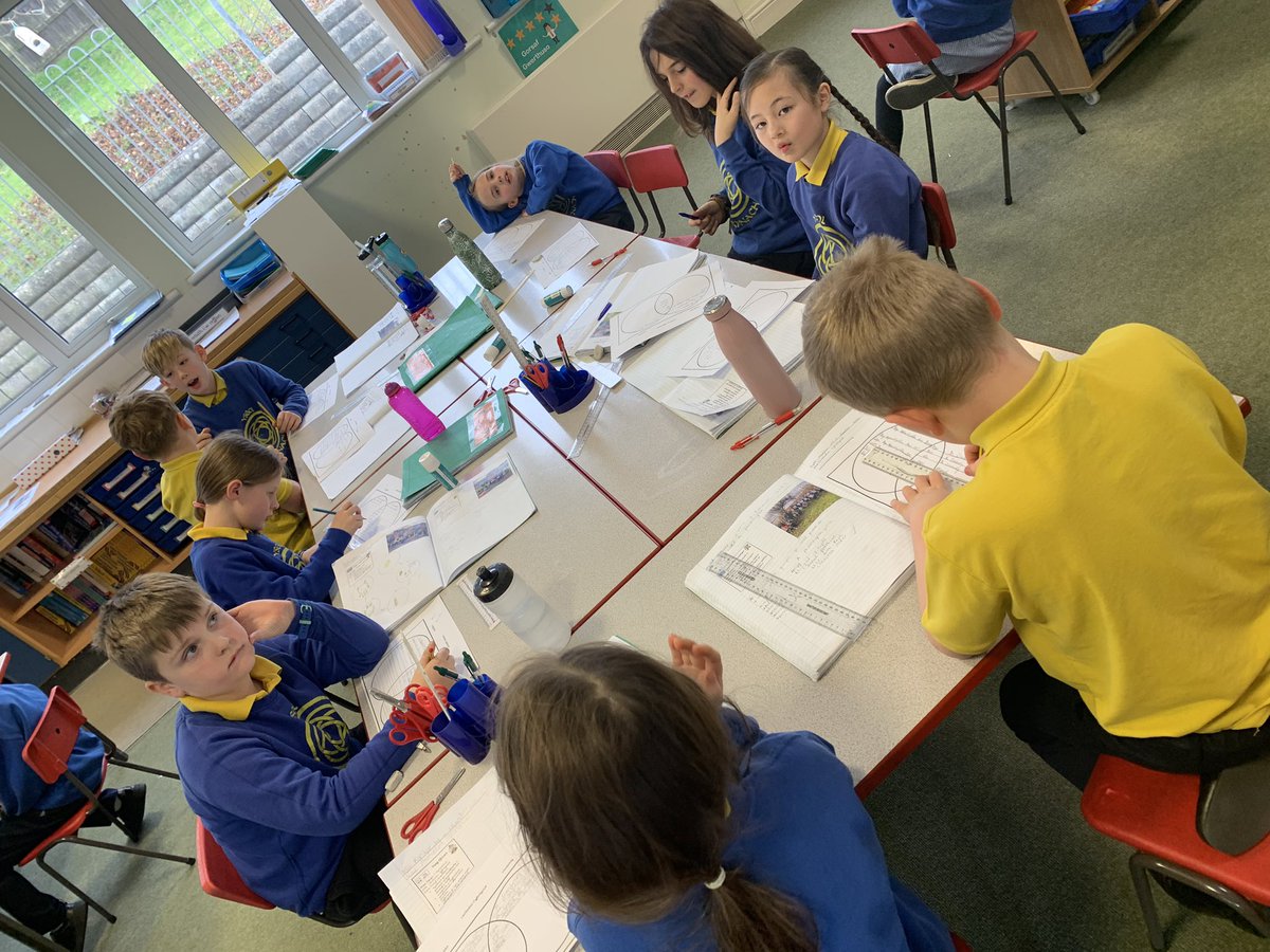 BroBrynach's tweet image. KS2 pupils enjoyed discovering more about Carmarthenshire in our ‘Ynys Ymchwilio’ session yesterday.  Today they have been comparing our village with Carmarthen town 🏴󠁧󠁢󠁷󠁬󠁳󠁿 #comparing #contrastinglocations #habitat