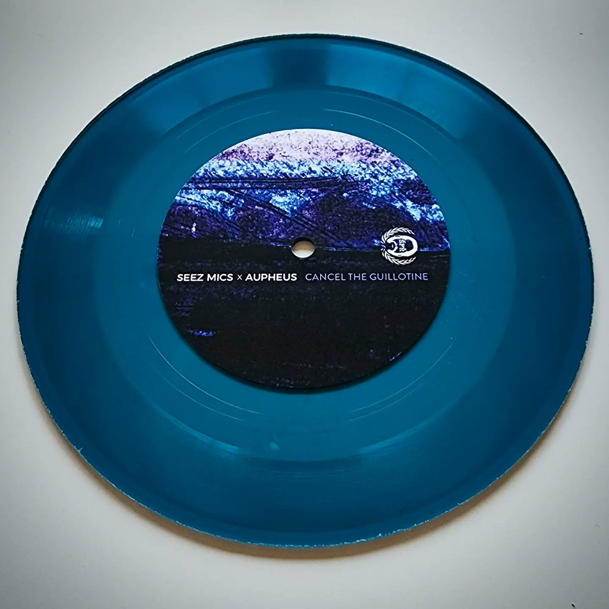 seezmics's tweet image. Just in time for #WaxWednesday - pre-orders of the #7inchsingle are shipping now via @SFRupdates

@SeezMics x @Aupheus : #CancelTheGuillotine

tinyurl.com/CTG7inch