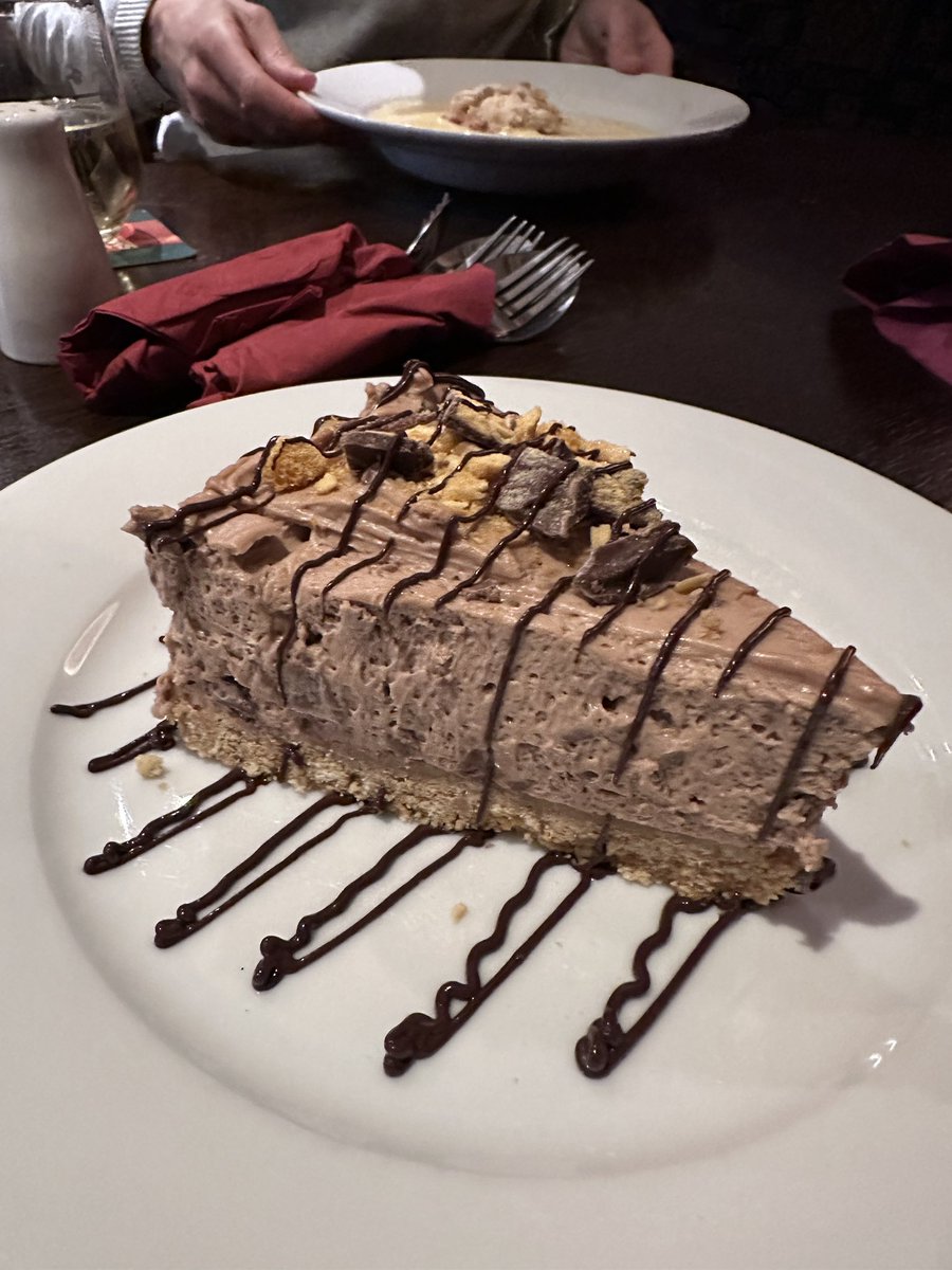ProfessorPubUK's tweet photo. Excellent proper pub food at The Sun Inn at Normanby this evening! All the classics, straightforward, generous portions and great desserts! The chips (no photo) we’re excellent! #pub #pubclassics #pubfood https://t.co/JXEAAYXsXP