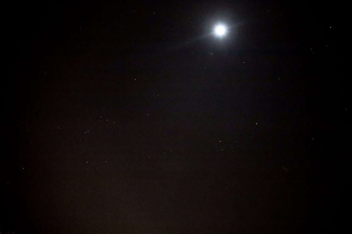 albertsalame's tweet photo. Una mica millor ara. A pols amb la càmera.

Astronomia urbana https://t.co/Hea1LXwhYr