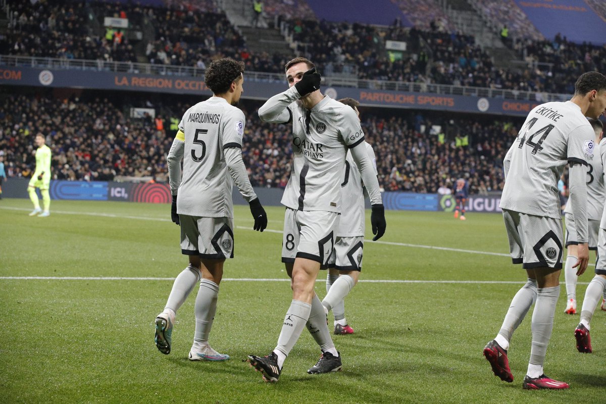 Noche muy especial para mí ⚽ Tres puntos más #AllezParis🔴🔵 Heureux d’avoir aider mes partenaires #WeAreParis #PSG #Football