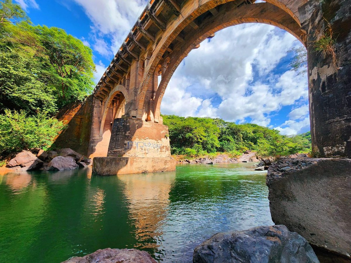 Estrelladepaz07's tweet photo. Enamorada 😍😍😍😍

Miren este bello lugar de #Nicaragua, llamado EL Sauce 😎

#UnidosEnVictorias
@germanvdv1979
@FloryCantoX https://t.co/iHLaVORNW9