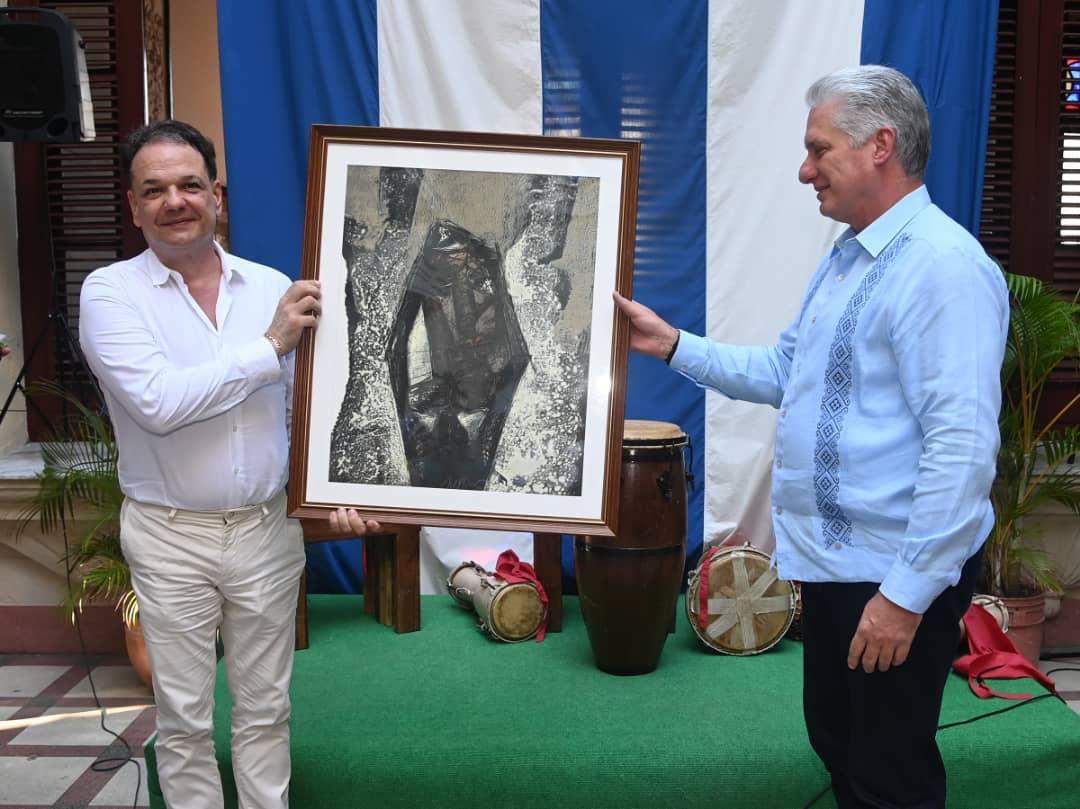 Chito Alemán (@cuabales) on Twitter photo Gracias por las muestras de cariño que nos han ofrecido tras la entrega del Premio Nacional de Cultura Comunitaria.
<a href="/QuisicuabaC/">Proyecto Quisicuaba</a> ha sido mi vida y mi tiempo.
Es el espacio donde hemos dejado parte de nuestras vidas y junto a la comunidad hemos compartido trabajo y felicidad Gracias por las muestras de cariño que nos han ofrecido tras la entrega del Premio Nacional de Cultura Comunitaria.
<a href="/QuisicuabaC/">Proyecto Quisicuaba</a> ha sido mi vida y mi tiempo.
Es el espacio donde hemos dejado parte de nuestras vidas y junto a la comunidad hemos compartido trabajo y felicidad