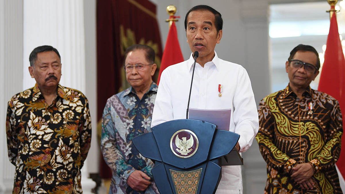 Indonesia at Melbourne (@indoatmelb) on Twitter photo Talking Indonesia: <a href="/JemmaPurdey/">Jemma Purdey</a> chats to Dr Sri Lestari Wahyuningroem about President Joko Widodo's acknowledgement of past rights abuses. Why now? How has it been received? indonesiaatmelbourne.unimelb.edu.au/talking-indone… Talking Indonesia: <a href="/JemmaPurdey/">Jemma Purdey</a> chats to Dr Sri Lestari Wahyuningroem about President Joko Widodo's acknowledgement of past rights abuses. Why now? How has it been received? indonesiaatmelbourne.unimelb.edu.au/talking-indone…