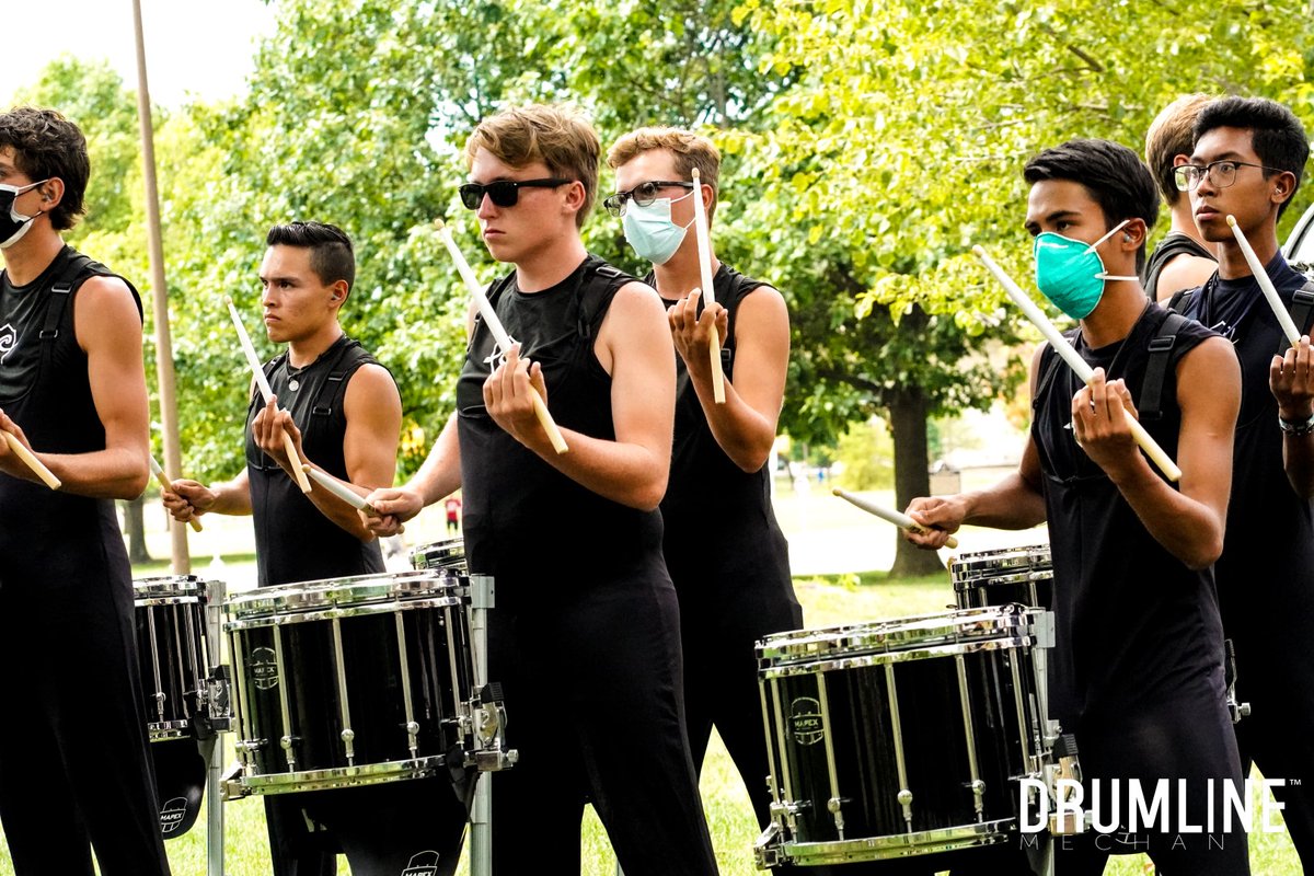 The tilt of a Quantum Series snare is always a beautiful sight with the Pacific Crest drumline! #pacificcrest #mapexmarching #drumline