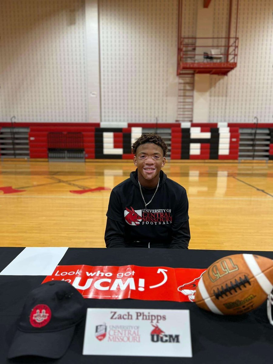 Zphipps05's tweet photo. Let’s work UCM🔴⚫️🔴⚫️  @UCentralMO https://t.co/6va0nfqD2B