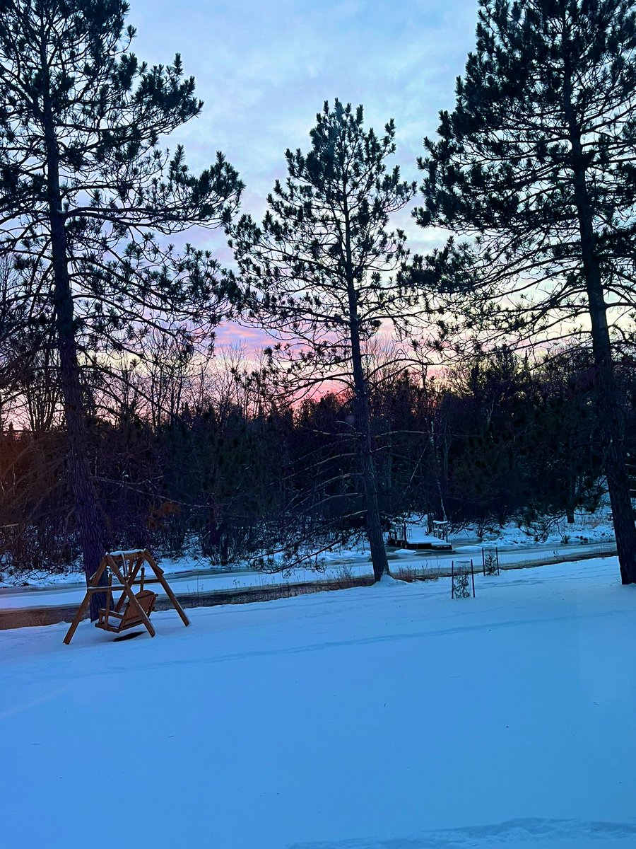 keel_mrs's tweet photo. CottonCandy skies tonight… #sunset in NoMi 🌲❄️☃️ @PureMichigan https://t.co/8NcdzZFhCu