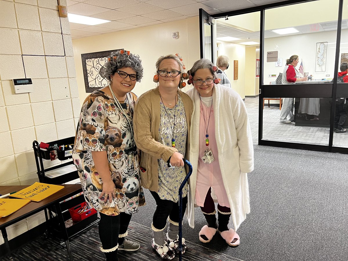 ReddishAnn Strang M.Ed. tweet media