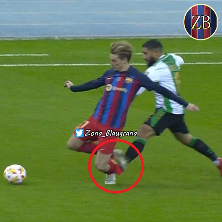 Zona_Blaugrana's tweet photo. Pellegrini quejándose del arbitraje cuando no ha habido nada, el Barça ha sido muy superior. No le vi quejarse del árbitro en la Supercopa, donde fue descaradamente favorecido, les concedieron un gol previa falta de Willian a Gavi y debieron expulsar a tres jugadores del Betis.🤫 https://t.co/jfcygx07Ye