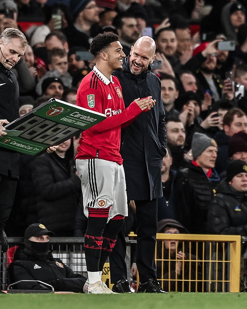ManUtd's tweet photo. This one felt good.

@Sanchooo10 ❤️

#MUFC || #CarabaoCup https://t.co/hNiDxeoHMV