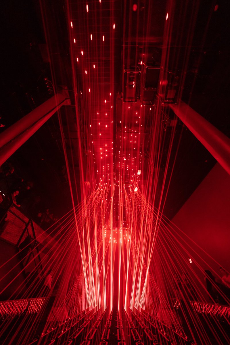artechouse's tweet photo. Shohei Fujimoto describes his work as “visual experiments,” and through these experiments he strives to bring out the “life” inside of technology.
Explore the beauty of #IntangibleForms when you visit #ARTECHOUSEDC: https://t.co/SqsvkbT2mQ https://t.co/1Kc7pfccNH