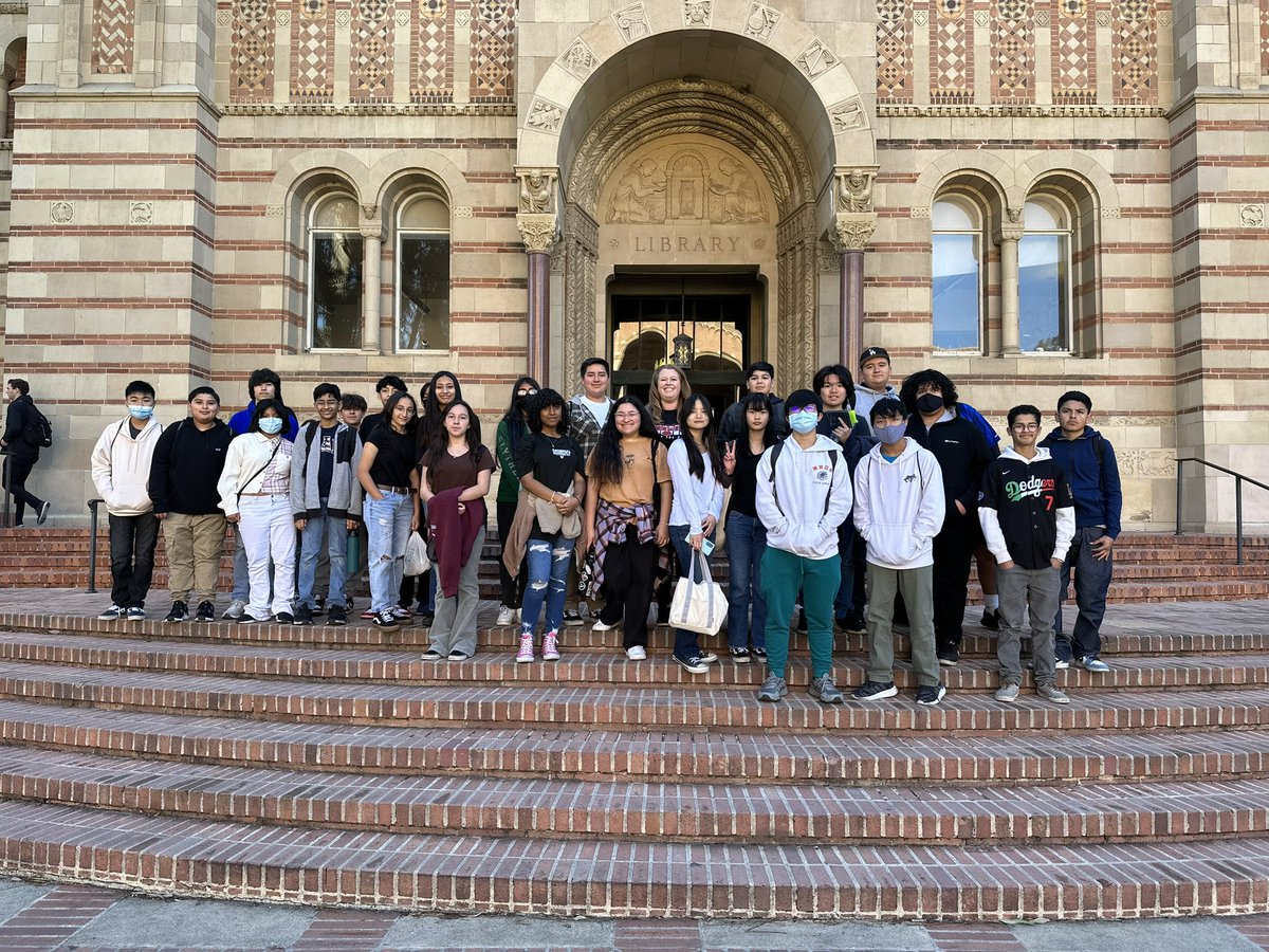 Our AVID & College Club students  went on a campus tour of UCLA today. Go Bruins! 🐻 #ucla #walnutgrove #wcusd #wgispride #wgisspirit #AVIDfamily @ucla @walnutgroveint @westcovinausd