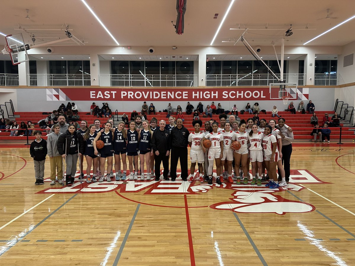 Townies and South Kingstown HS recognizing Officials Appreciation Week and National Girls and Women in Sports Day.  A great night for the young ladies to represent their schools. <a href="/RIIL_sports/">RIIL</a> <a href="/SKHSRI_Rebels/">SKHS Athletics</a>