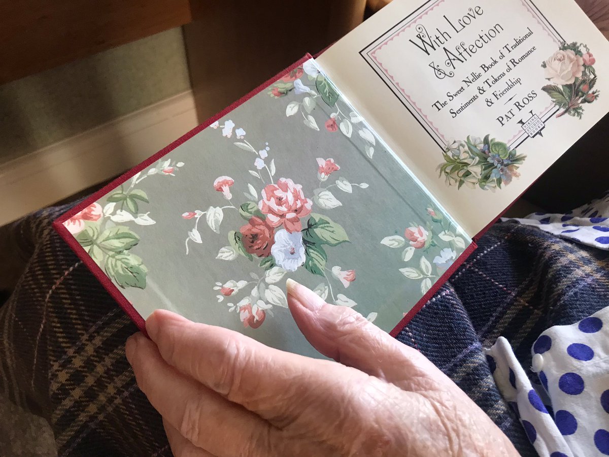 Annagoge's tweet image. This lady showed a real passion for #flowers whilst flicking through this little book of sayings, admiring my bright floral blouse &amp;amp; lighting up at a sunny bunch of daffodils.  #CaringConversations #Nature #ClothesNotUniforms #Care #Gardens #dementia #colour