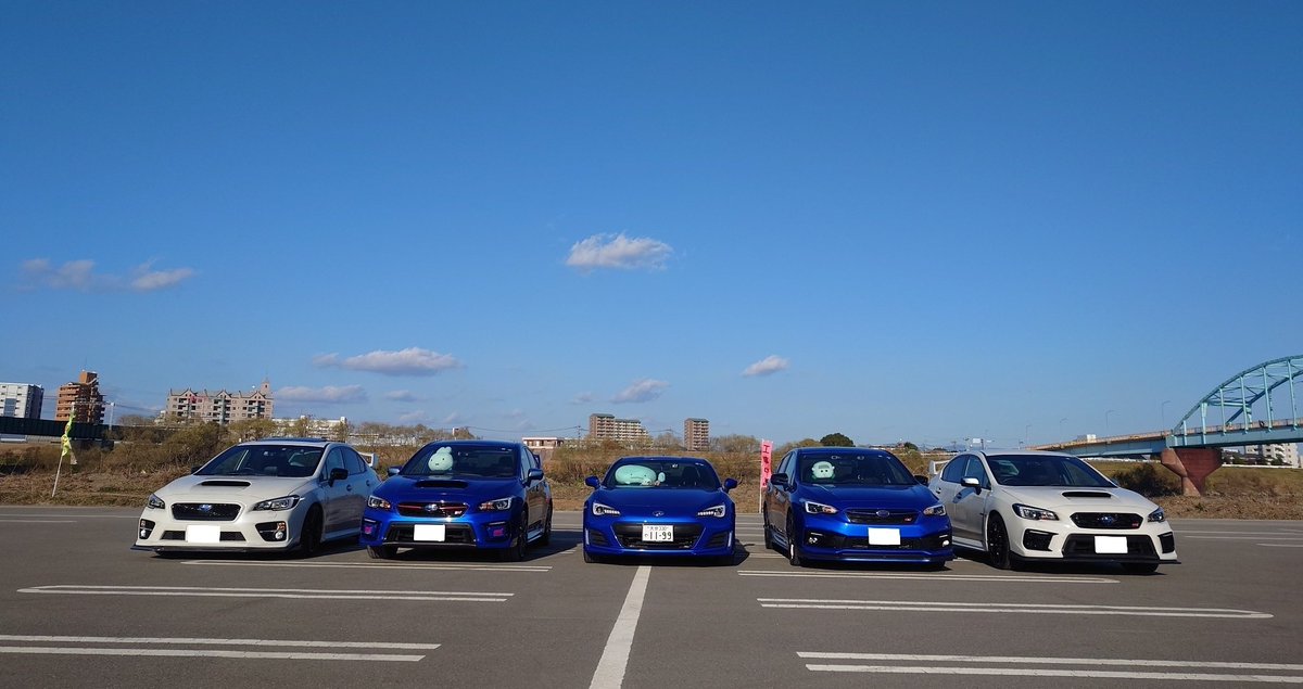 takameToFC_Love's tweet photo. #1月を写真4枚で振り返る
4日にランチデートからのSUBARUオフ
初めましての人が多くて嬉しい出会いもありました(*^^*)
つい、握手求めちゃったのはいい思い出(๑•̀ㅂ•́)و✧←
8日にぜんざいオフ
カートやらないでひたすら餅焼いてた←
友の会の集まりも楽しい🤤 https://t.co/crFzMJUH9L
