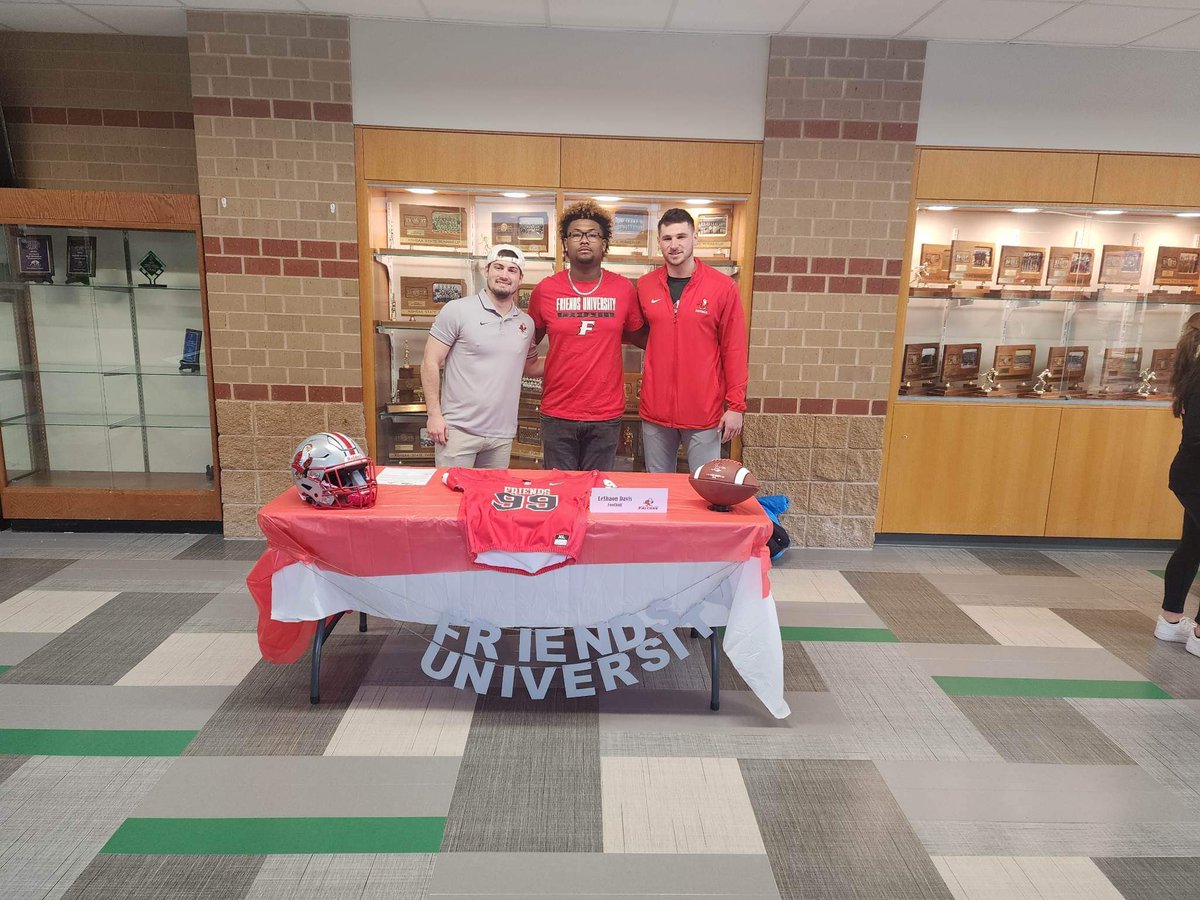 110 percent committed!! 
Happy to say friends is my new home! 
@CoachKellyFU 
<a href="/DerbyRecruit/">Derby High School Football Recruiting</a> 
<a href="/CoachHarrisonFU/">Coach Harrison</a>