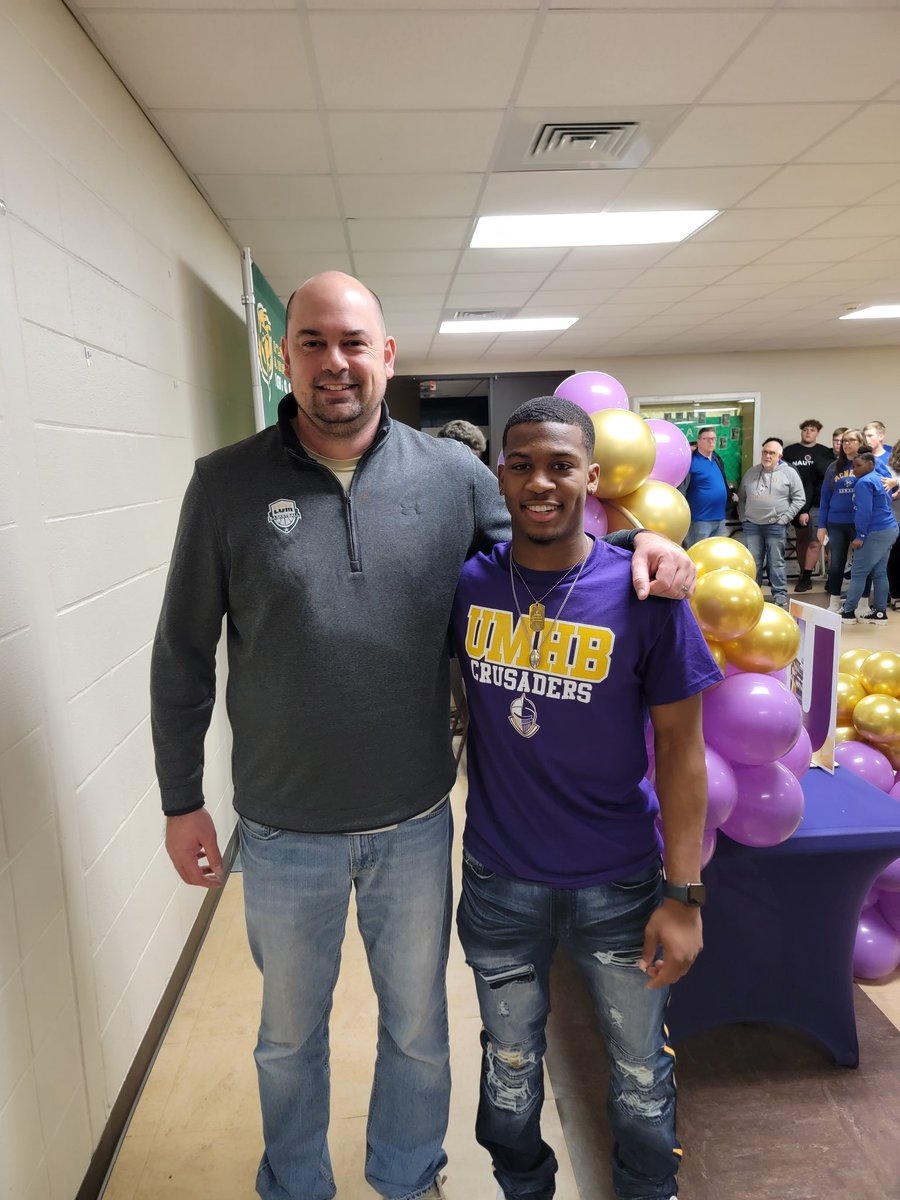 LCM Basketball (@lcmbasketball) on Twitter photo Really proud of <a href="/D_Morris9/">Da’Marion Morris</a> for signing with Mary Hardin Baylor Football today! Those guys got an absolute dog coming in!
<a href="/LCMBearFacts/">LCM Bear Facts</a> <a href="/OrangeLeader_Tx/">Orange Leader</a> Really proud of <a href="/D_Morris9/">Da’Marion Morris</a> for signing with Mary Hardin Baylor Football today! Those guys got an absolute dog coming in!
<a href="/LCMBearFacts/">LCM Bear Facts</a> <a href="/OrangeLeader_Tx/">Orange Leader</a>