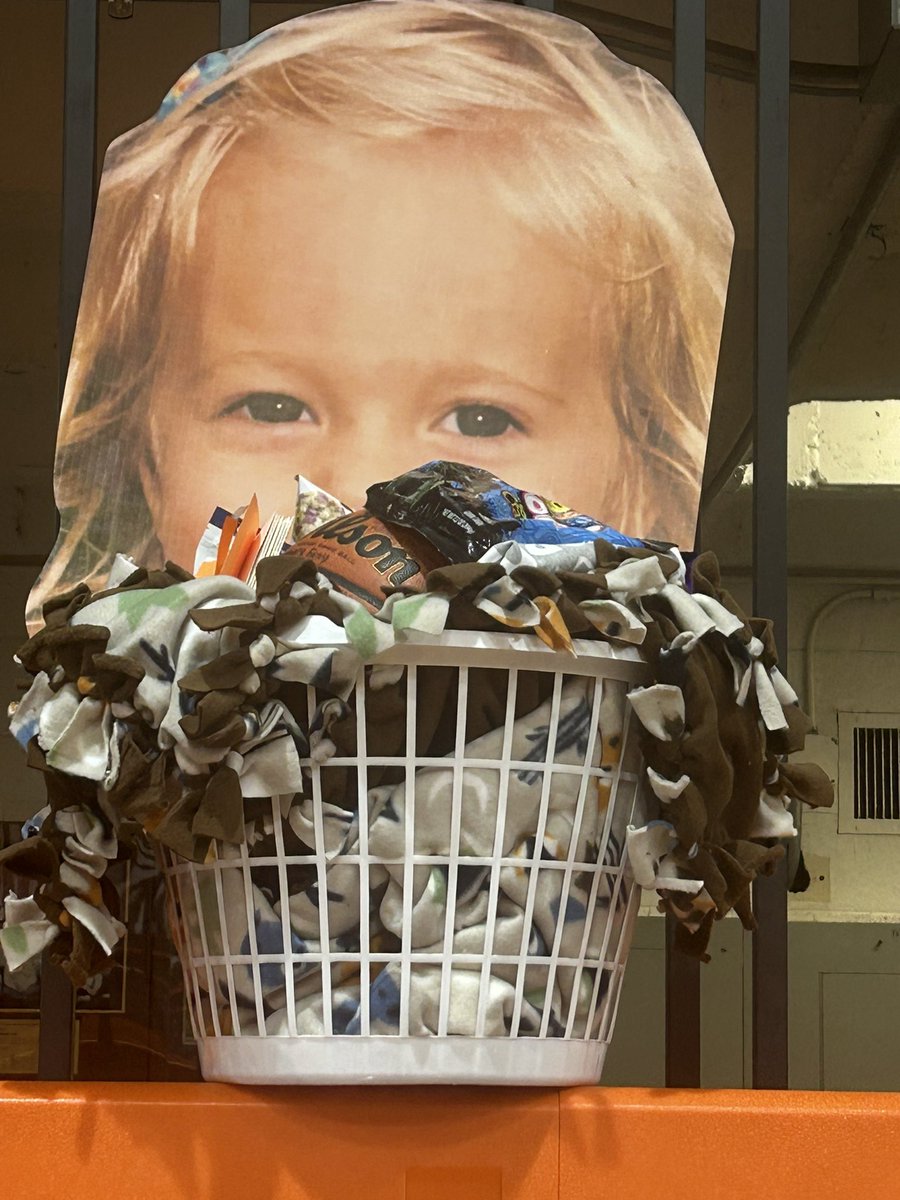 clcathletics's tweet image. Last but certainly not least, two more of our Seniors!! #weRclc #TigerPride