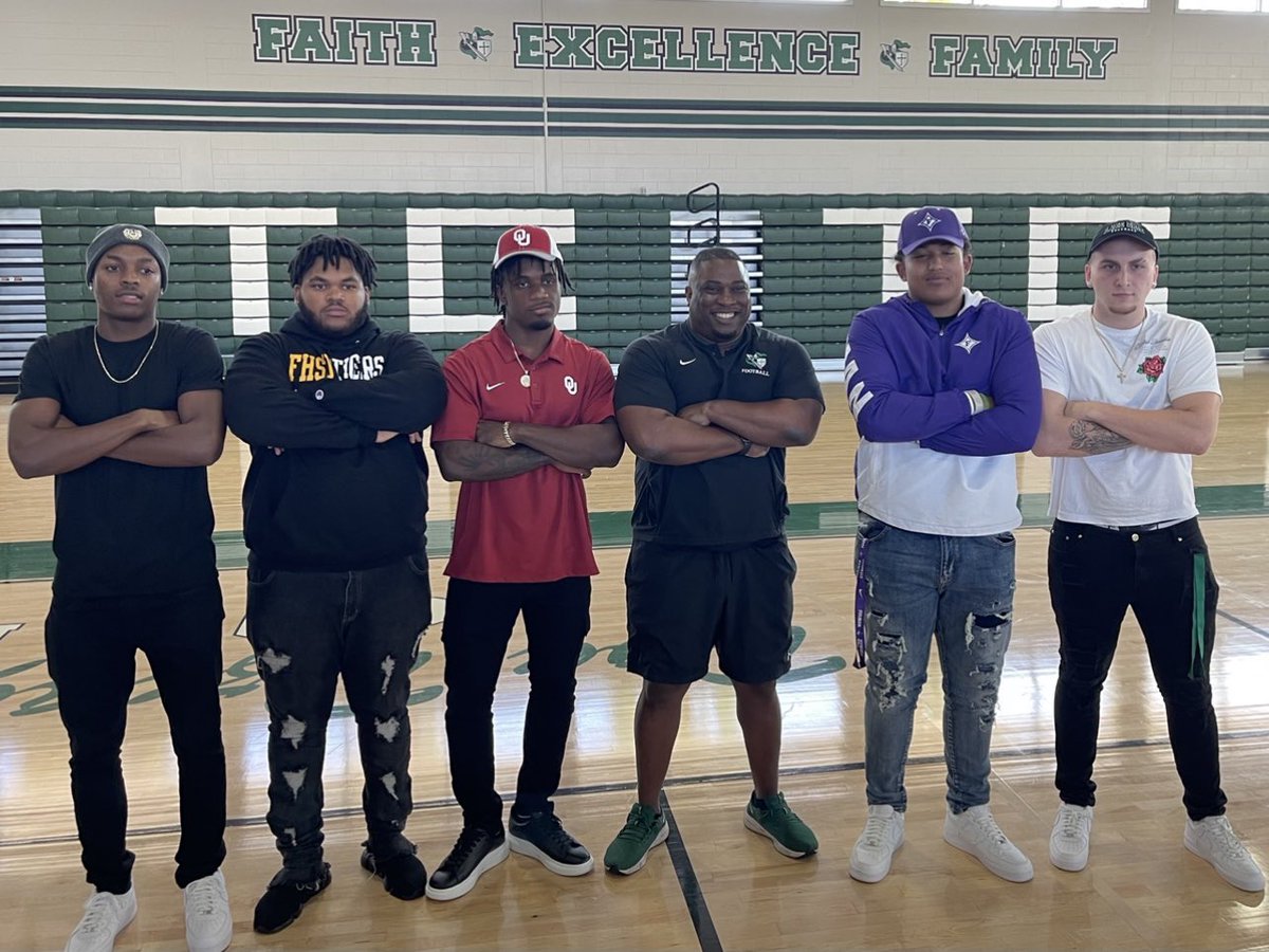 Congratulations <a href="/TC_Football/">Tampa Catholic Football 🏈⚔️</a> 🟢⚪️⚔️ Student-Athletes <a href="/LewisCarter_4/">LewisCarter</a>(Oklahoma) <a href="/Chris_luna23/">𝙲𝙷𝚁𝙸𝚂𝚃𝙾𝙿𝙷𝙴𝚁 𝙻𝚄𝙽𝙰</a> (Furman) <a href="/AndrewsBaraka/">Baraka “king” Andrews jr.</a>(Fort Hayes State) <a href="/JamaiRutherford/">Jamai Rutherford</a>(Fort Hayes State) <a href="/JeremyP_DE/">Jeremy Patterson</a>(Lake Erie) on Signing today! Stay on the Grind‼️ #TampaCatholicFootball #BeGreat