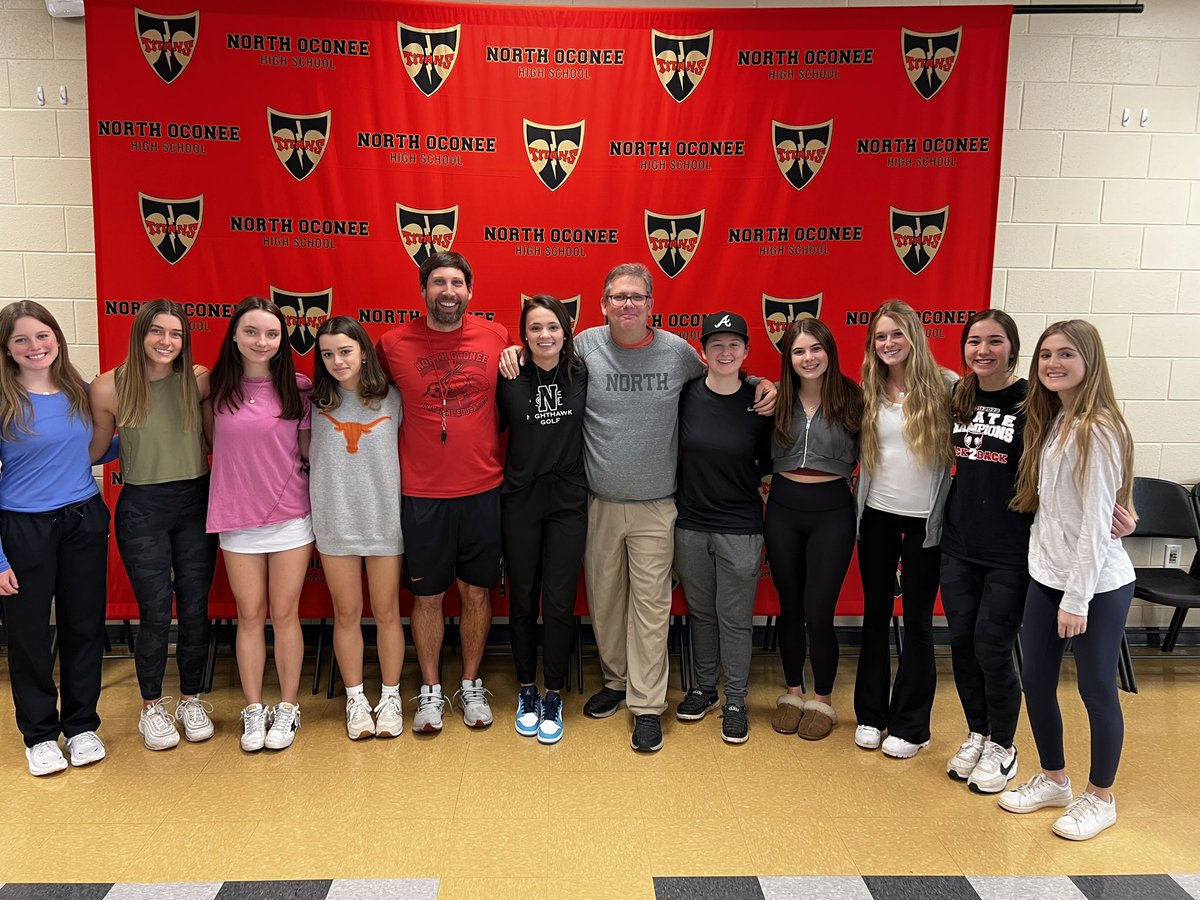 Had a great day today celebrating with <a href="/CamrynWright11/">Camryn Wright</a> and her family as she gets ready to continue her golf career at <a href="/UNGWGolf/">UNG Women's Golf</a> in the fall! #LadyTitansGolf