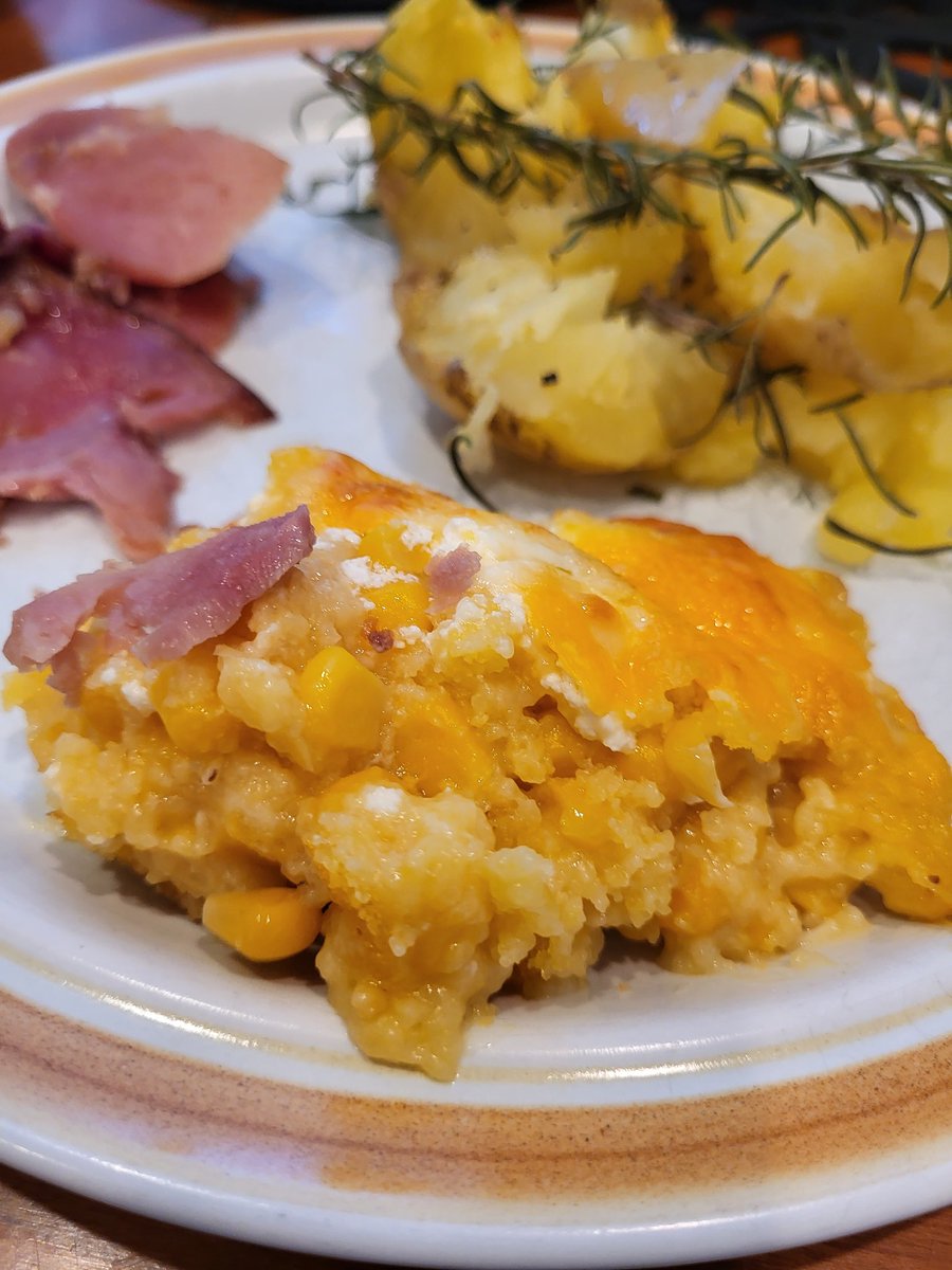 @LouwLenie Mealiemeal...I like that.   The baked bread sound delicious.   My mom recently made cornmeal casserole.. You would like it.  Pics below.  Delicious!