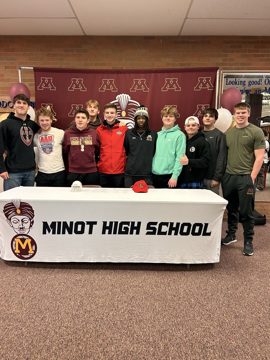magiFB's tweet photo. Congrats @speraw_jayden and @KaydnTurnbow on signing today! Great futures ahead for these guys! https://t.co/nXD3p3PYI6