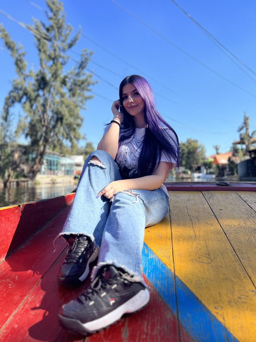 En xochimilco ✨✨ https://t.co/sEJkrsPZRc