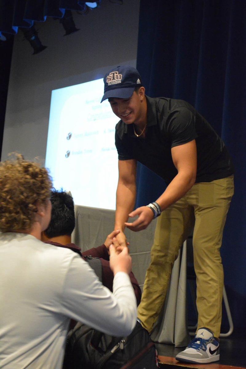 Tom Mooncotch tweet media