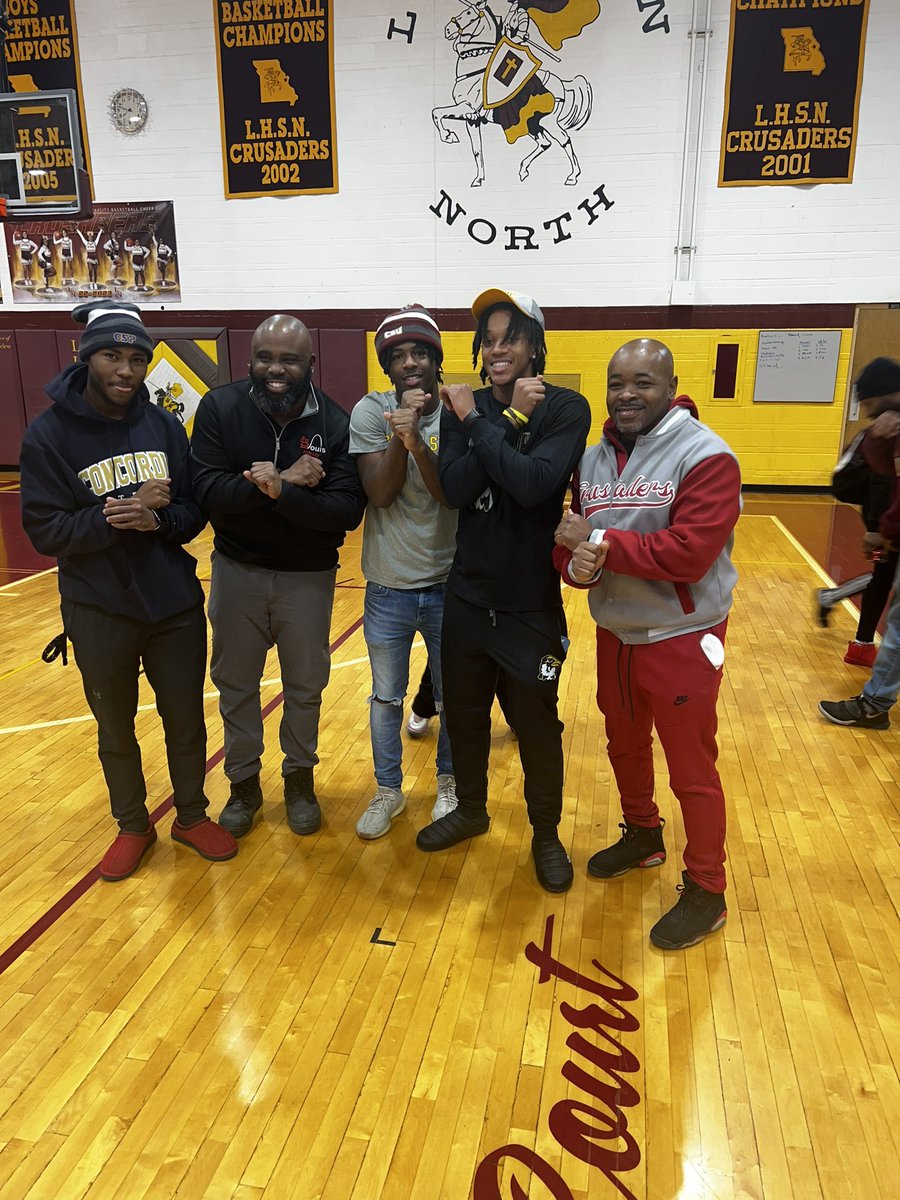 Congratulations to 3 of our lock 🔒 down DB’s that’s continuing their football 🏈 careers at the next level. 

Ricky CSP 
Vance Central State
Jonno Quincy 

#keepworking #SeatBeltGang #NationalSigningDay <a href="/Ricky2x_/">Ricky Dixon</a> <a href="/JonathanVanhook/">jonno 2⭐️</a> <a href="/Vance18Gross_/">Vance Gross</a>