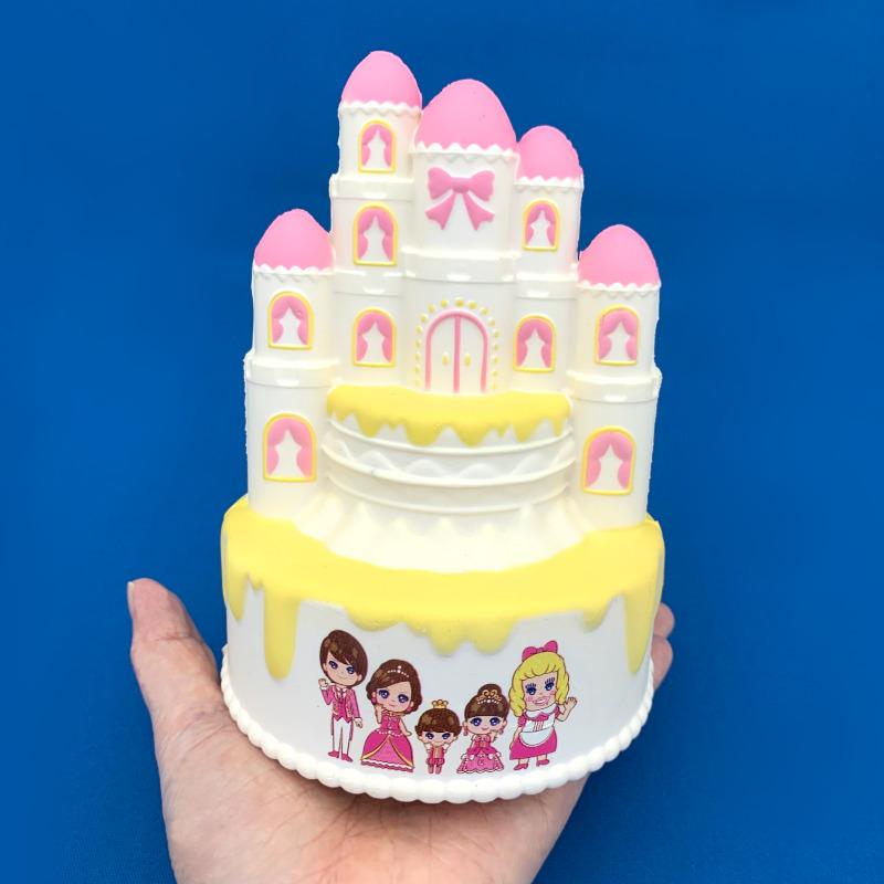 aluz0001's tweet photo. プリ姫スクイーズが2点入ってとってもお得📣

ひめちゃんデザインのお城、ふんわりもっちりなカップケーキ、キラキラのユニコーン、かわいさが詰まったマカロンなど余すとこなく甘いセットです🧁
数量限定早い者勝ちです😊✨

#スクイーズ #プリンセス姫ちゃん #プリ姫 
https://t.co/RoWmVkzvWj https://t.co/89ZxntMvwl
