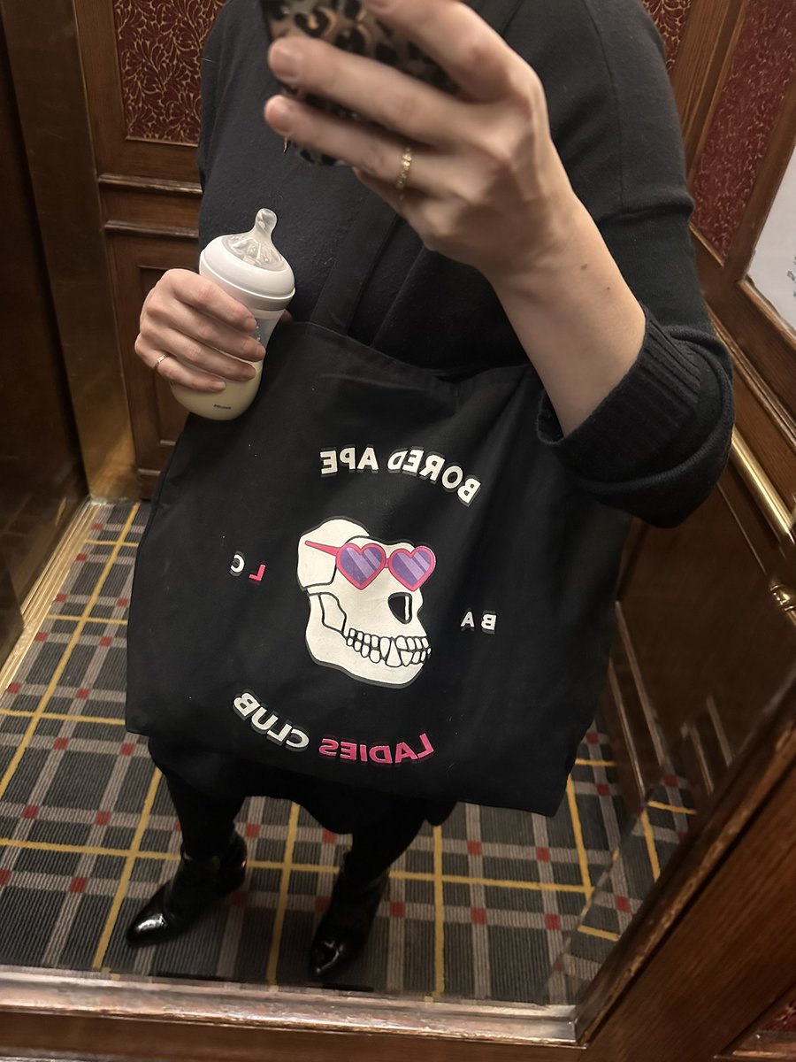 iamboredbecky's tweet photo. Mama flew baby to a few days of in-person board meetings, workshops, & even brought him to a gala!
While I’m #notaplusone, looks like I’ll often have a plus one… 🍼👶🏻💕
Life sure looks different, but I’m feeling empowered to make it work - especially with web3 by my side. 🦧✊ https://t.co/soKiSW0udy