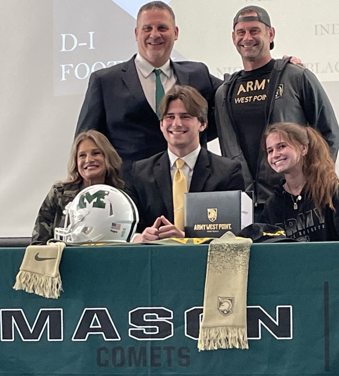 salinterdonato's tweet photo. SIGNING DAY: Mason (Ohio) defensive end Caden Davis #ArmyFootball https://t.co/X7CzTLiC9C