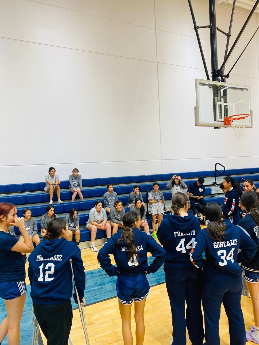 Big thanks to the staff in our OFOD feeder pattern for allowing the team to say a few words to the 7th and 8th grade teams before and after their games! It was a blast to watch y’all play team ball! See you again soon! <a href="/DVHSYISD/">Del Valle HighSchool</a> @IvanCedilloYISD