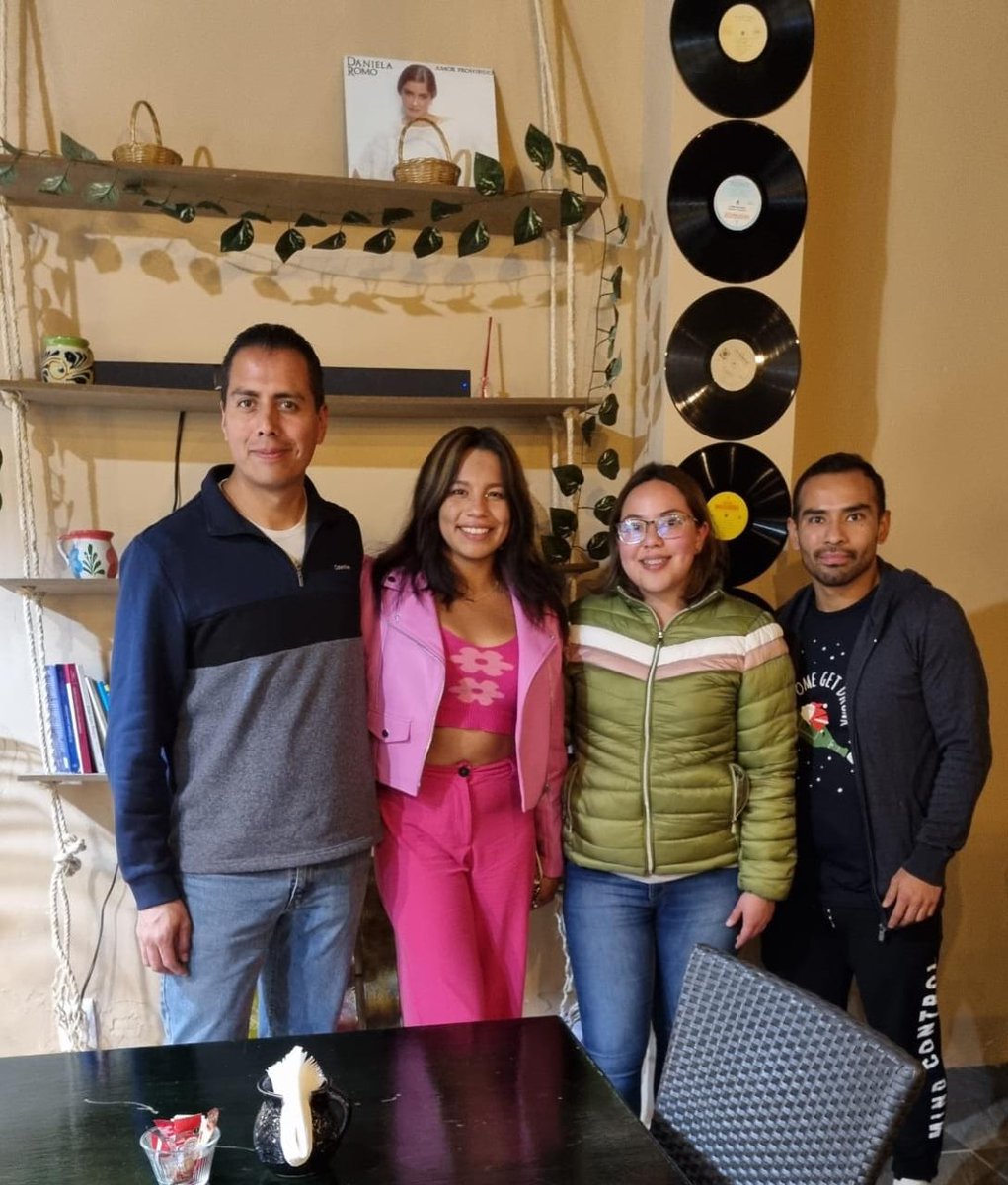 TEDxTangamanga's tweet photo. #SLP Hoy tuvimos un "Circulo de discusión de los miembros de TED" , el tema fue "Los retos educativos en una sociedad habituada a la inmediatez".

Tras la conversación, los participantes generarán acciones que favorezcan la mejora educativa en los espacios en qué participan 🤓☑️! https://t.co/dHlmUdn6nY