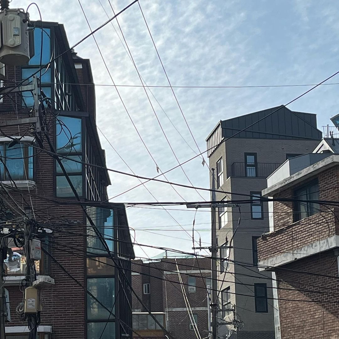 PortalOX's tweet image. 01.02.23 | [📸] _xenuis Instagram 

"Fev.
.
.
#Hoje_também #Café #pymt #☕️#🫧 "

#오메가엑스 #OMEGA_X #XEN #젠