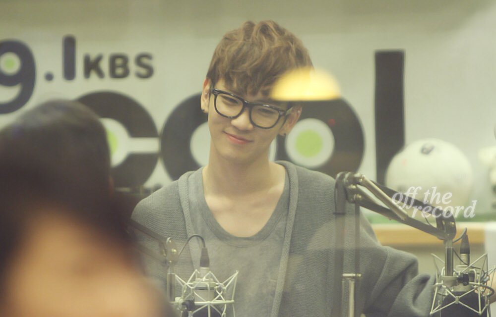 91linegif's tweet photo. 민호가 사준 선물
13년 전에 생일 선물로 사준 가디건
생일 선물 다이슨 청소기
퀵으로 보내준 이사 선물 다이슨 청소기
베초 나와서 받은 생일 선물 또메르 르메르 https://t.co/xApyHNVbT3