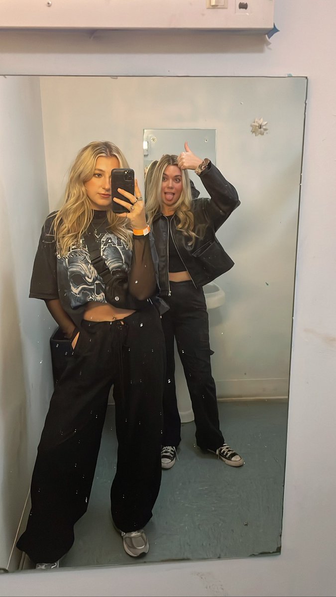 _kasssss's tweet photo. from the one step closer/ soul blind show🦋 https://t.co/JBCUaOT1Xf