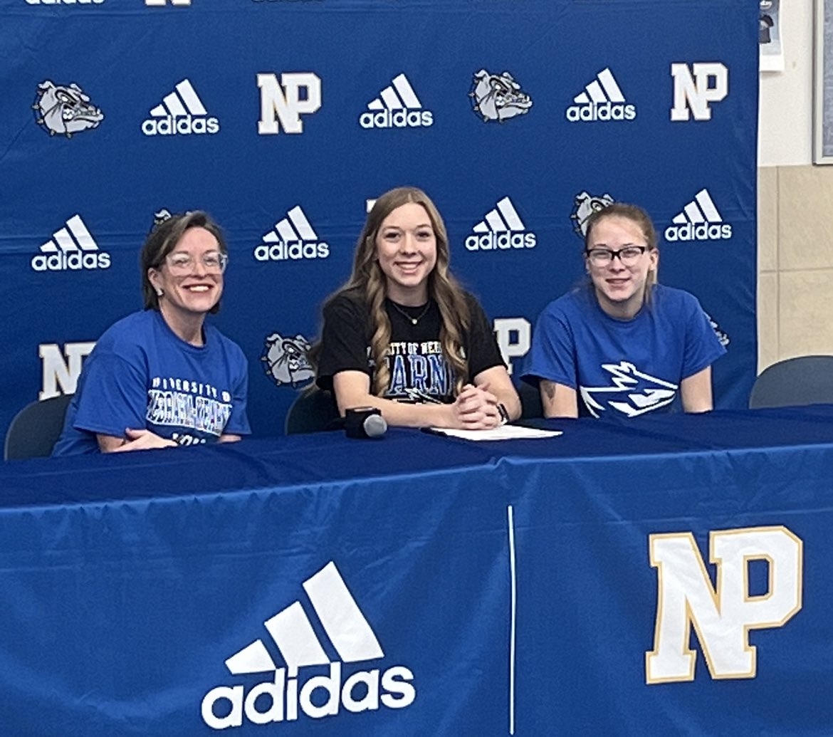 Shoutout to <a href="/ZBlaesi/">Zarah Blaesi</a> for signing with the Lopers next year! 4 time state XC qualifier. Been a blessing to have you as part of the Bulldogs XC team the past 4 years. Once a Bulldog, always a Bulldog!! #WTMB