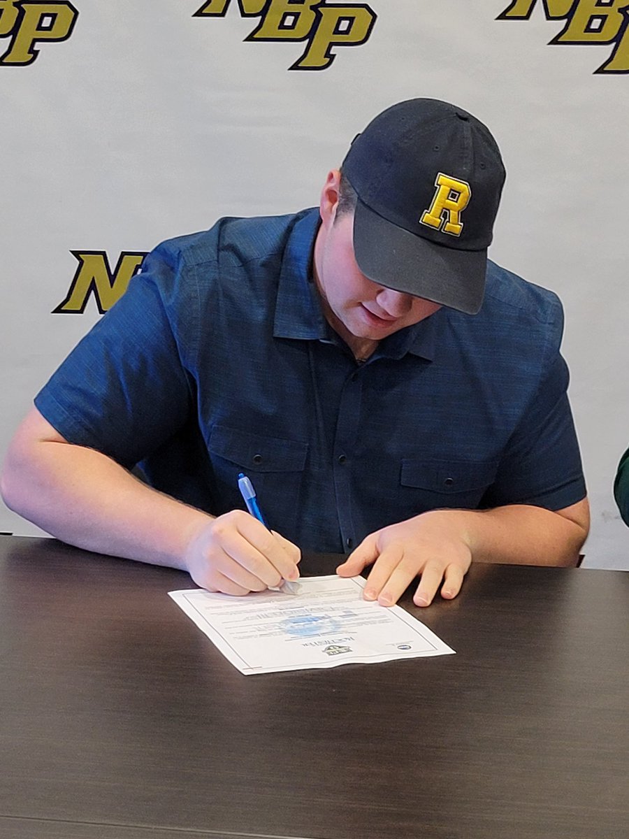 vinnygreco_'s tweet image. Huge congrats to @GrahamMathieu66 & @Juiiice_28 on your signings!!! @NBP_Football @NBPSEagles @NBPSAthletics @IamcoacHHeav @ChadMartinovich @StetsonFootball