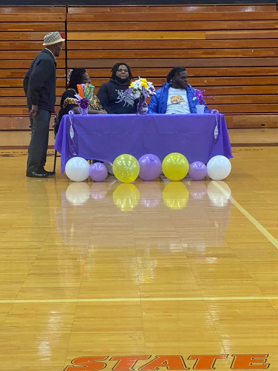 BigPun100's tweet photo. Signing day went great it’s official on to the next level!💜💛✍️ https://t.co/5PmchOF3KD