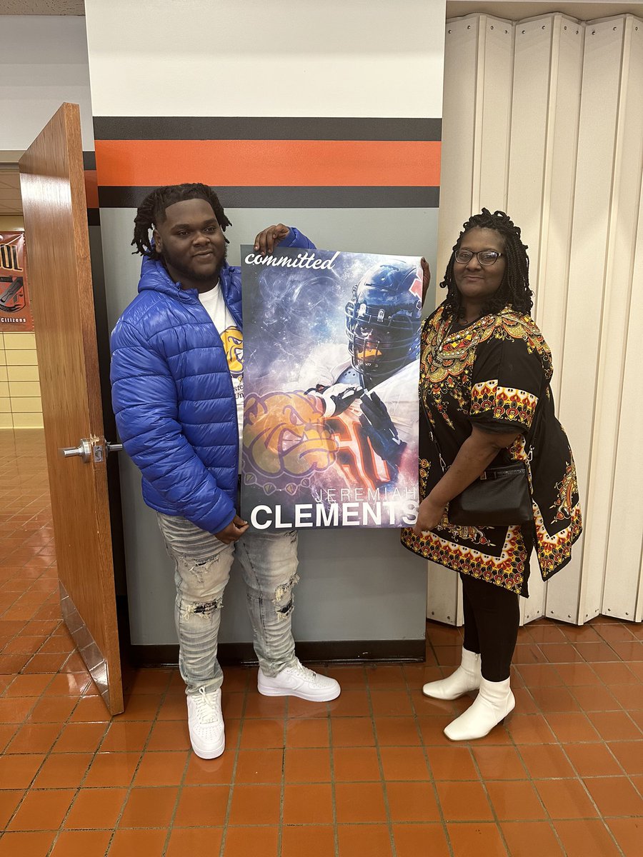 BigPun100's tweet photo. Signing day went great it’s official on to the next level!💜💛✍️ https://t.co/5PmchOF3KD