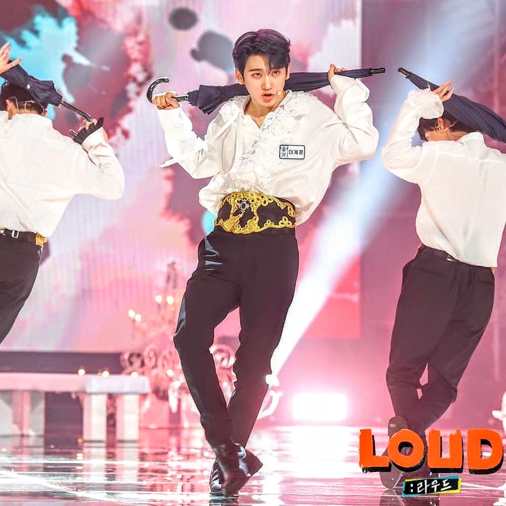Noerl1223's tweet photo. Heartfelt congratulations on your graduatio．
From now on, please let me support Gyehun on many stages.
I hope that the continuation will surely be a strength and an opportunity to bring a new wind to the kpop world.
#JYPE
#LOUDMVP
#LeeGyehun 
#KPOPJUICE https://t.co/xt665EjGll