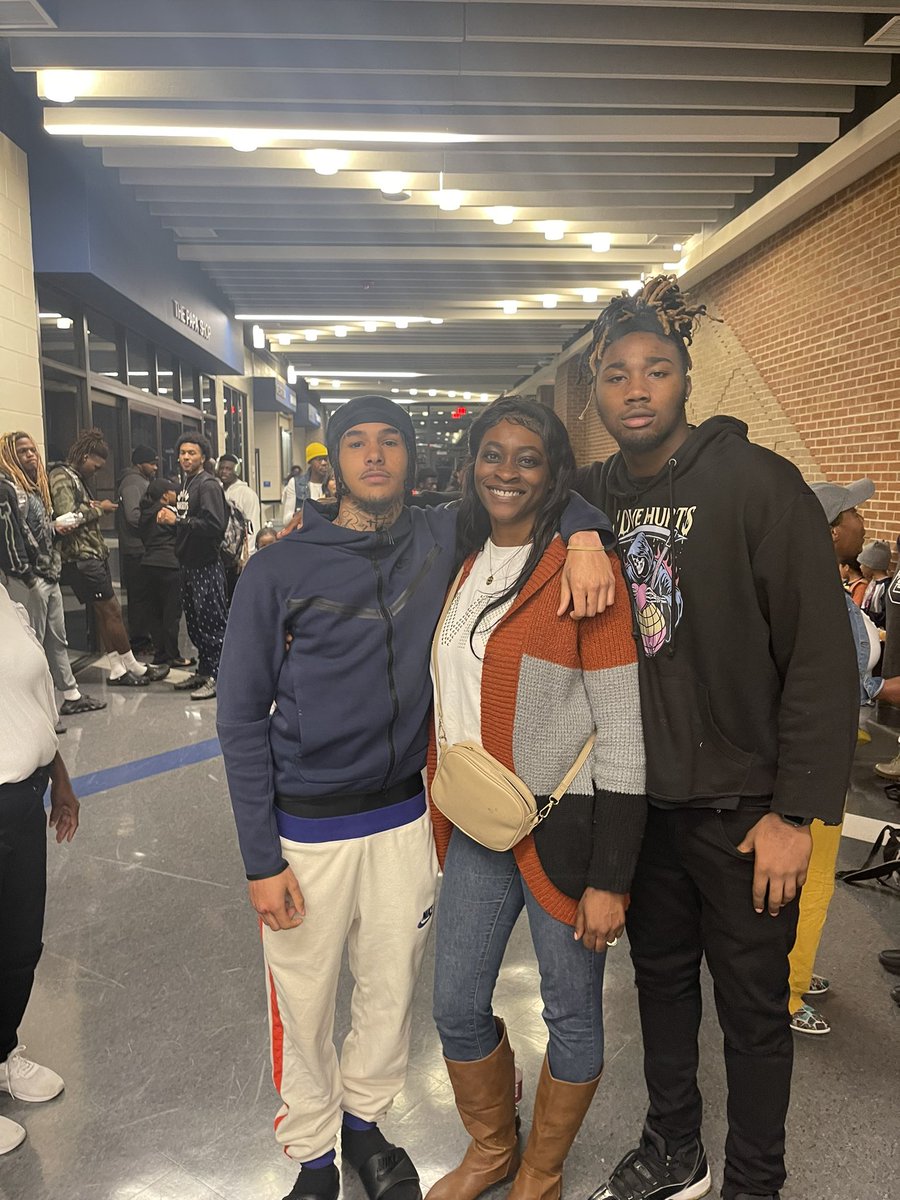 HarleyQuinnSister tweet media