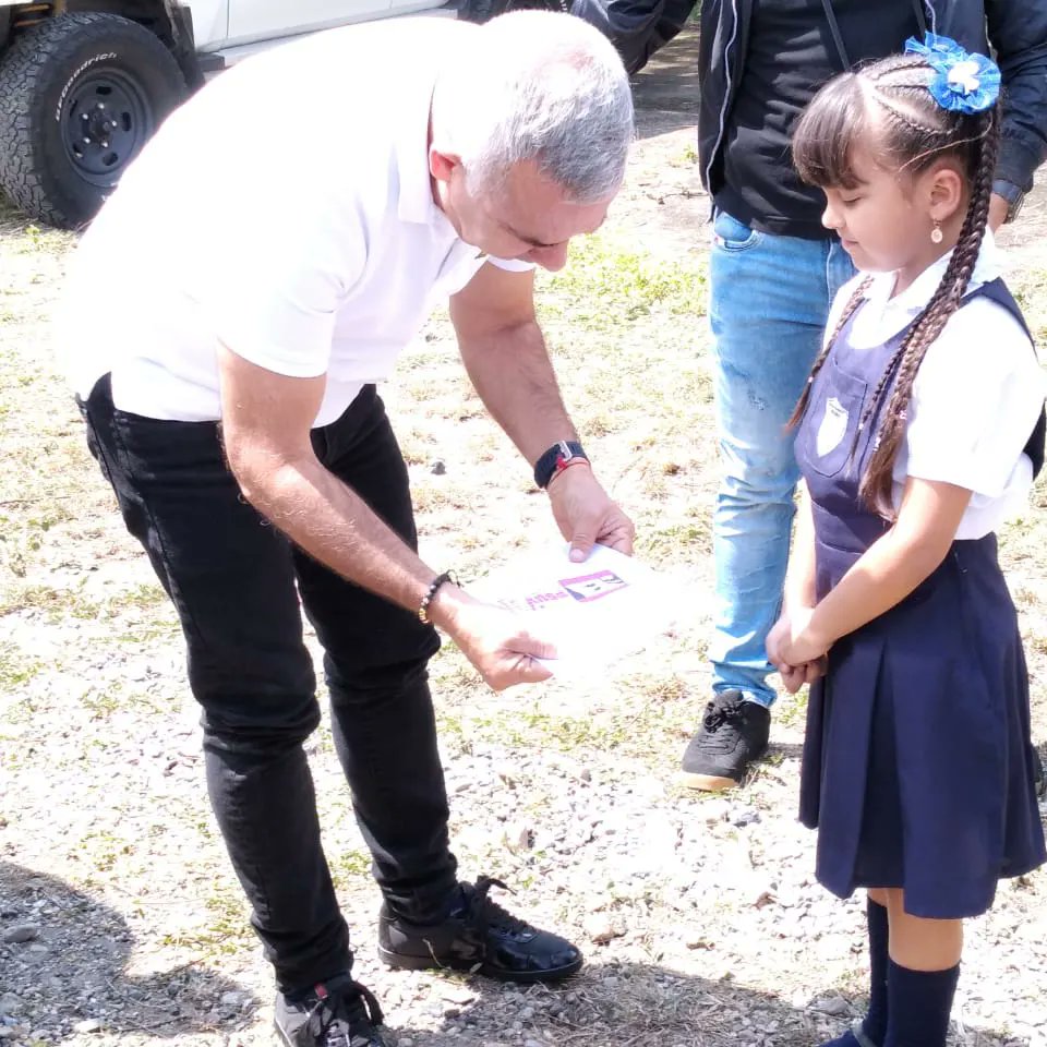 Se realizó una actividad en la urb la Integración por parte de la #GranMisiónViviendaVenezuela a través de <a href="/intavienlinea/">INTAVI</a> con la presencia del Gob.<a href="/FreddyBernal/">Freddy Bernal</a> hizo entrega de 53 viviendas en distintos municipios de la entidad beneficiando al #MunicipioPedroMariaUreña.