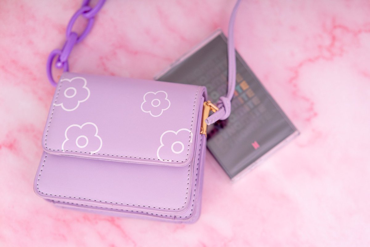 BoraBabeshop's tweet photo. Our Borababe bags will be delivered this week!🥳 we're so excited to ship them out to you all!! 
#Borahae #bts #IPurpleYou https://t.co/y3XwdcMPve